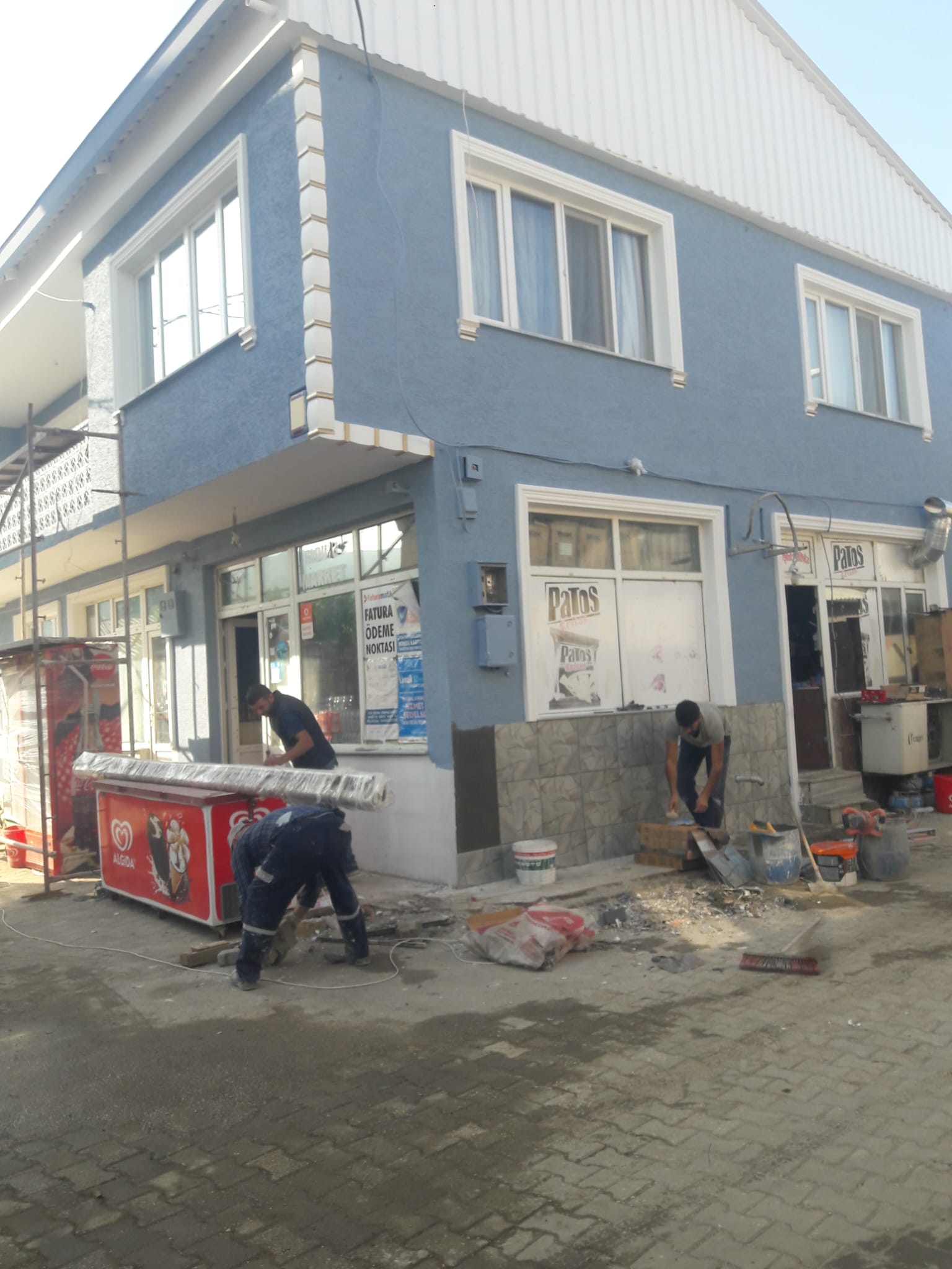 Tadilat işçileri dış cephe uygulaması